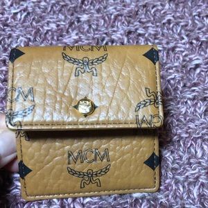 MCM visetos coin wallet
